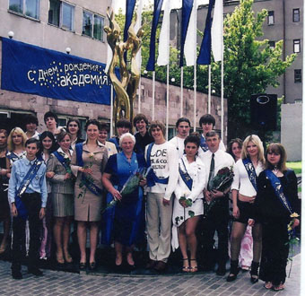 2004v